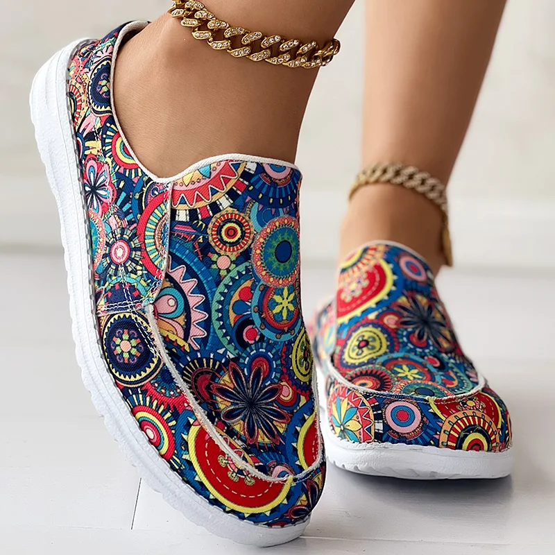 Modne buty damskie Płaskie buty na co dzień z okrągłym noskiem Buty wyjściowe Tribal Floral Print Slip On Casual Loafers