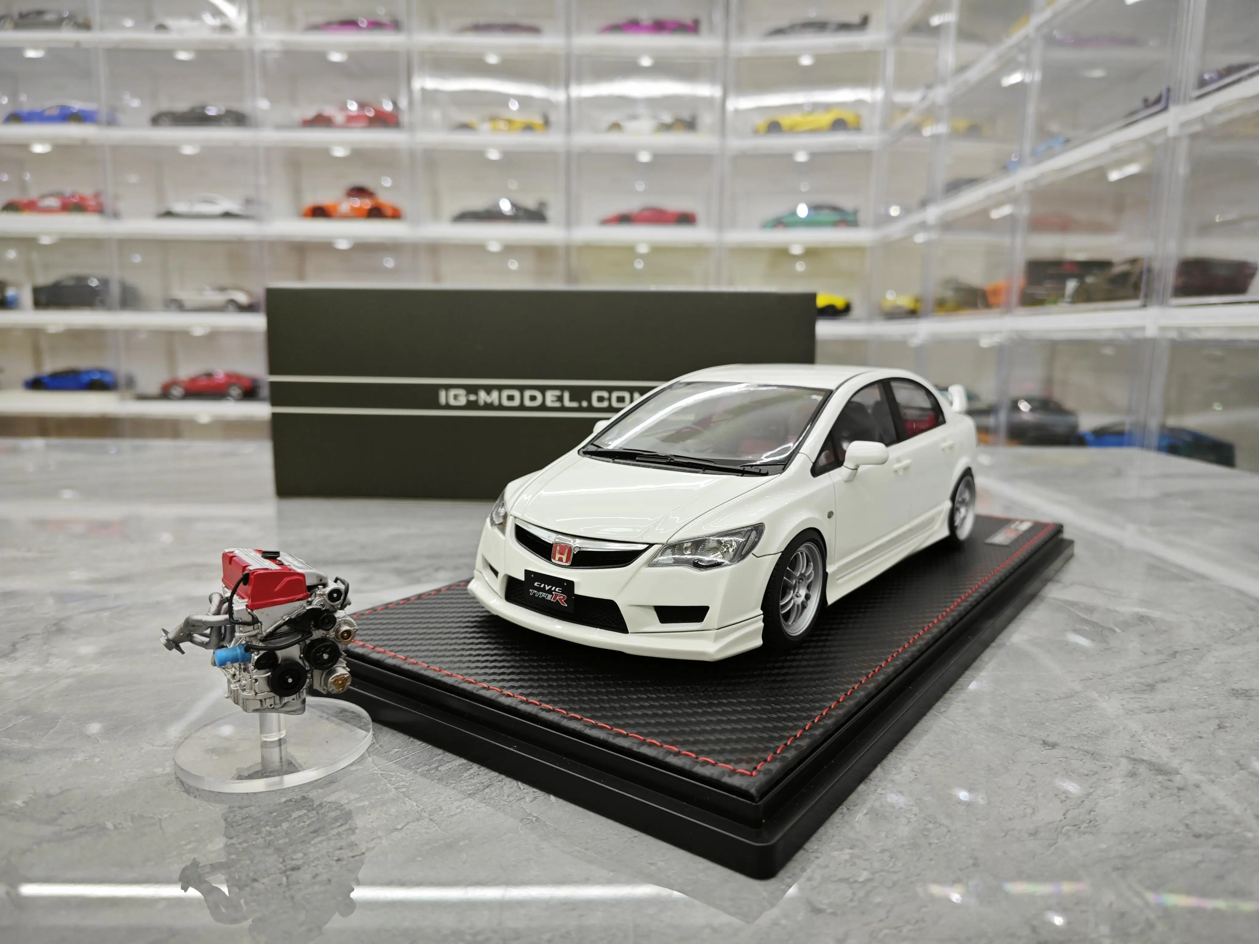 

Белая модель автомобиля IG 1:18 FD2 TYPE R с двигателем JDM, ограниченная серия, металлическая статическая модель автомобиля из смолы, игрушка в подарок