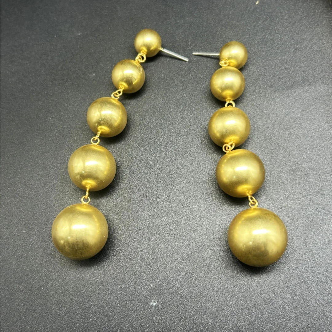 Vintage Retro Light Luxury High-End Simple Jewelry Elegant Metal Ball Tassel Earrings for Women