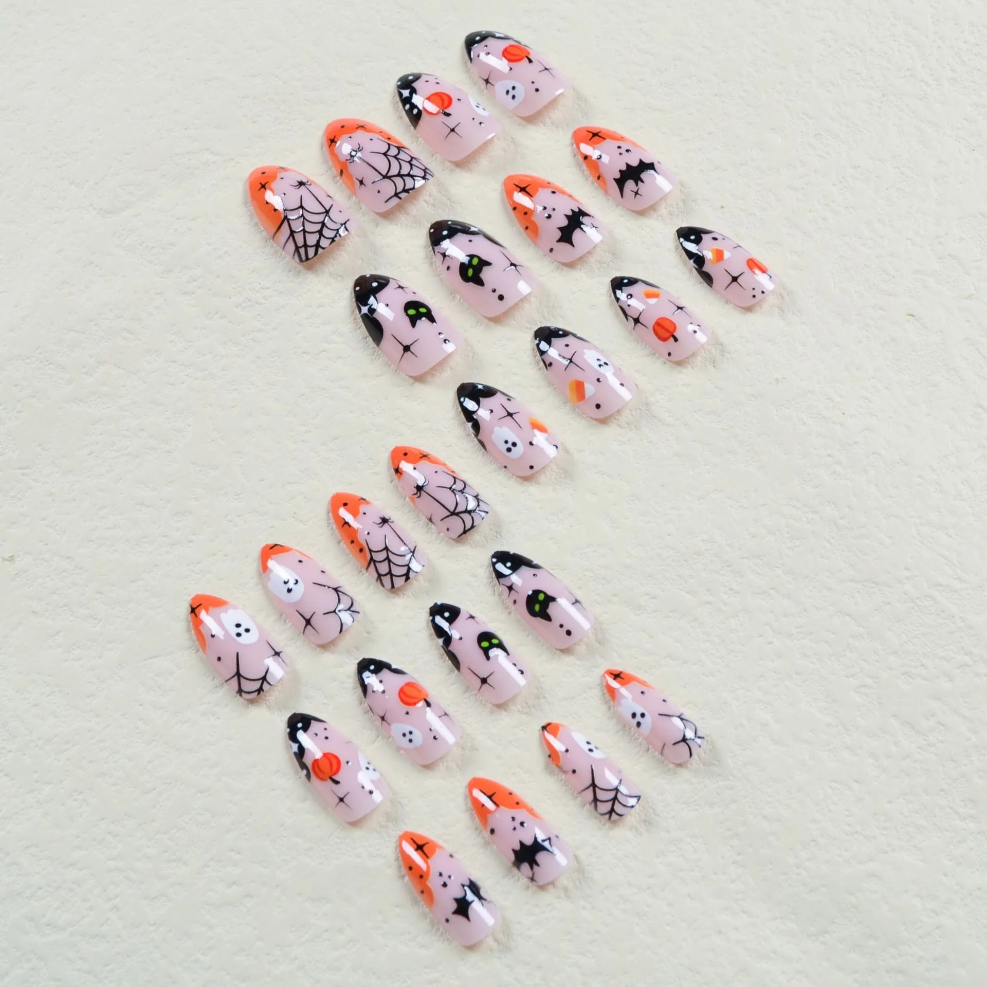 24 Stück Niedliche DIY Aufklebenägel mit Halloween-Geister-Print, Mandelform, Künstliche Nägel für Frauen und Mädchen, für den täglichen Gebrauch und Partys – Detail 8