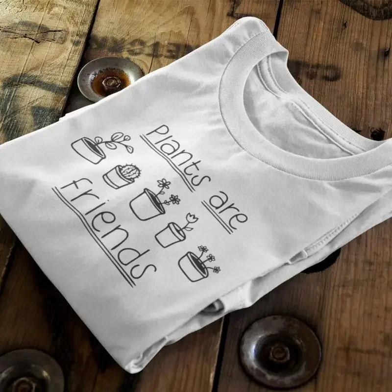 28 Plants Are Friends T-Shirt aus zertifizierter Bio-Baumwolle