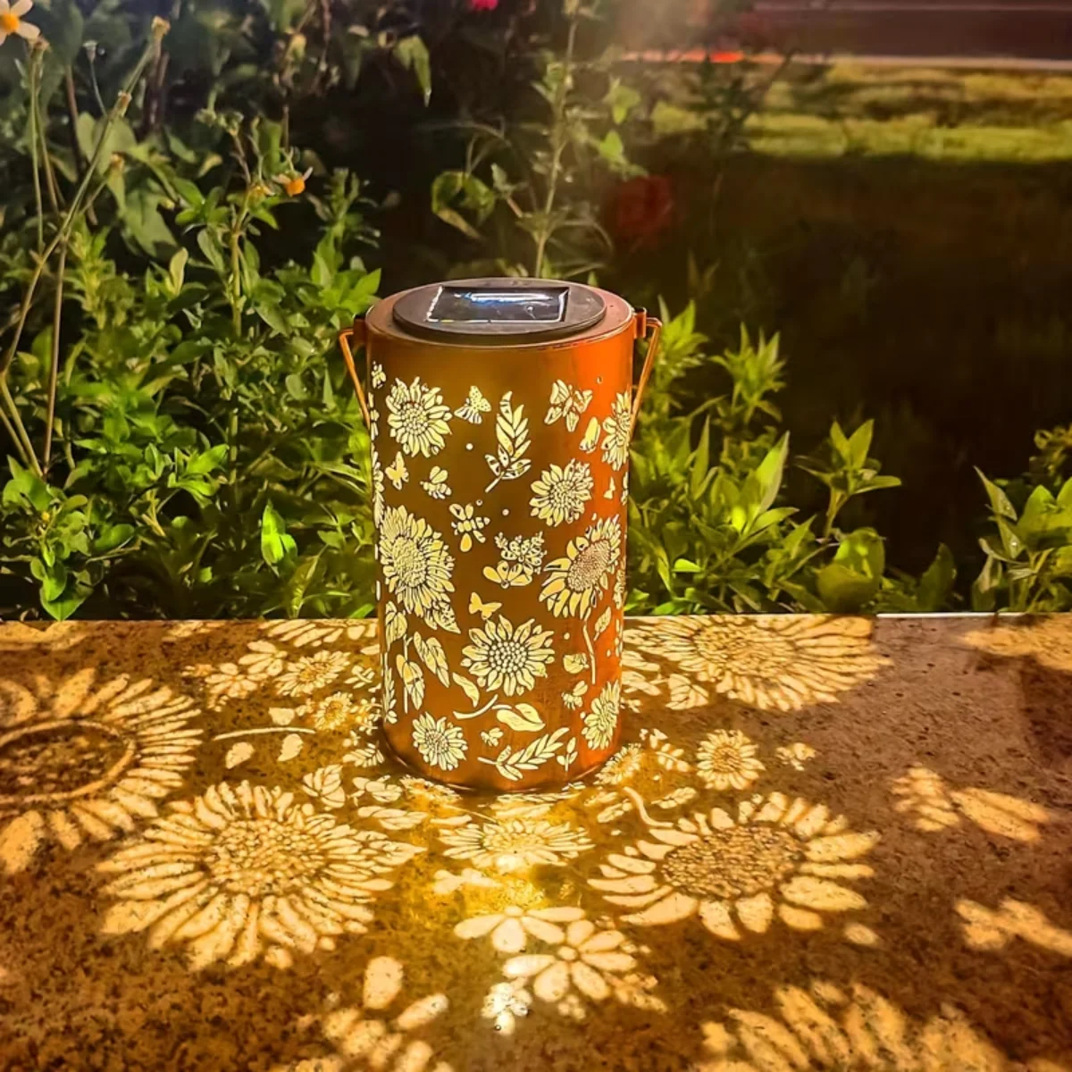 

Солнечные фонари в форме подсолнуха, водонепроницаемые, для улицы, подвесные, металлические, на солнечной энергии, для декора двора, газона, сада