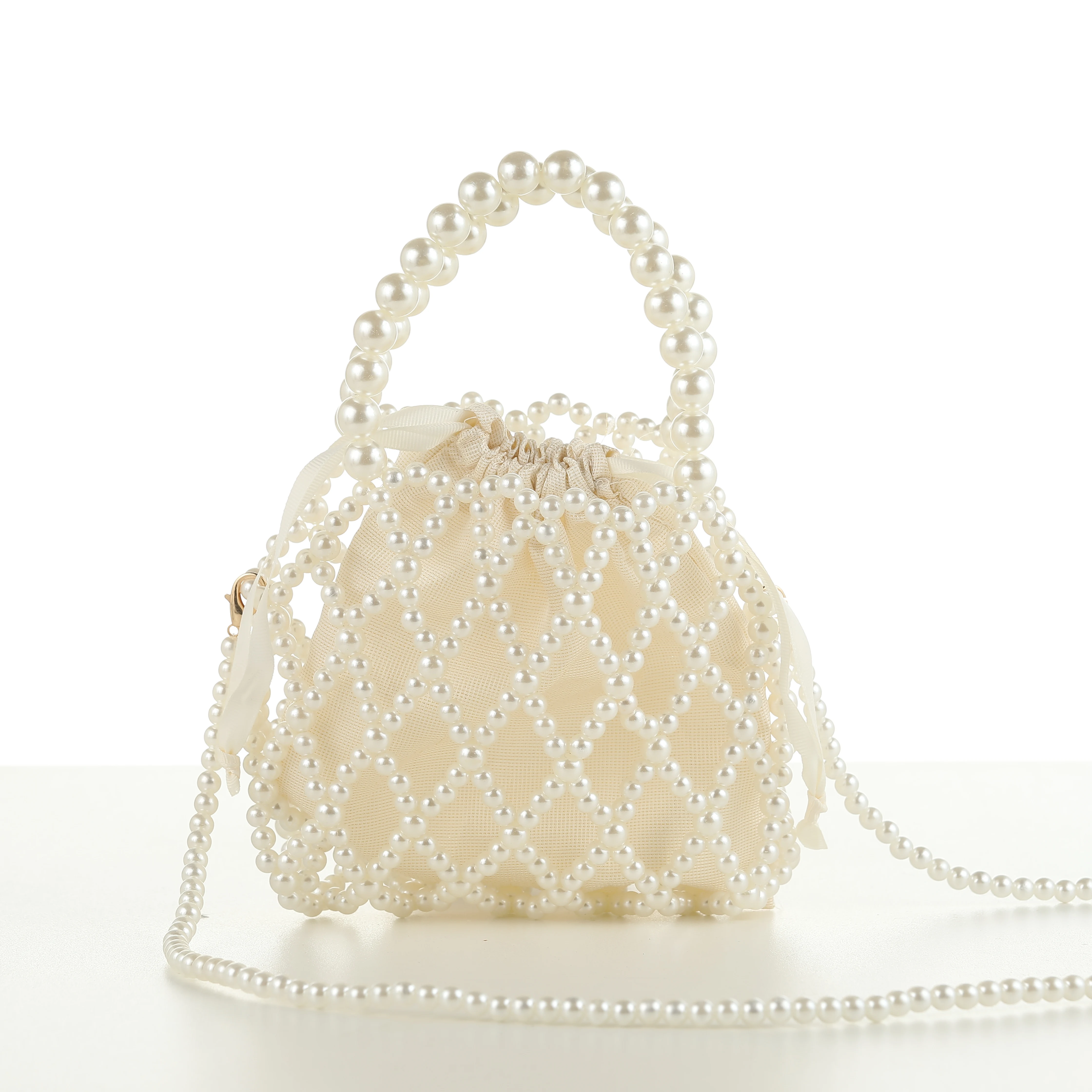 

Новая вечерняя сумка из жемчуга — расшитая бисером сумочка ручной работы во французском романтическом стиле, на одно плечо, через плечо.