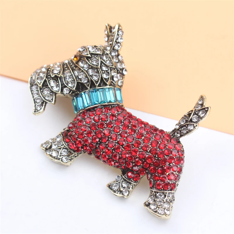 Vintage Luxury Rhinestone Puppy Brooch Dame Dog Animal Pin Elegant Ladies Clothing Accessories