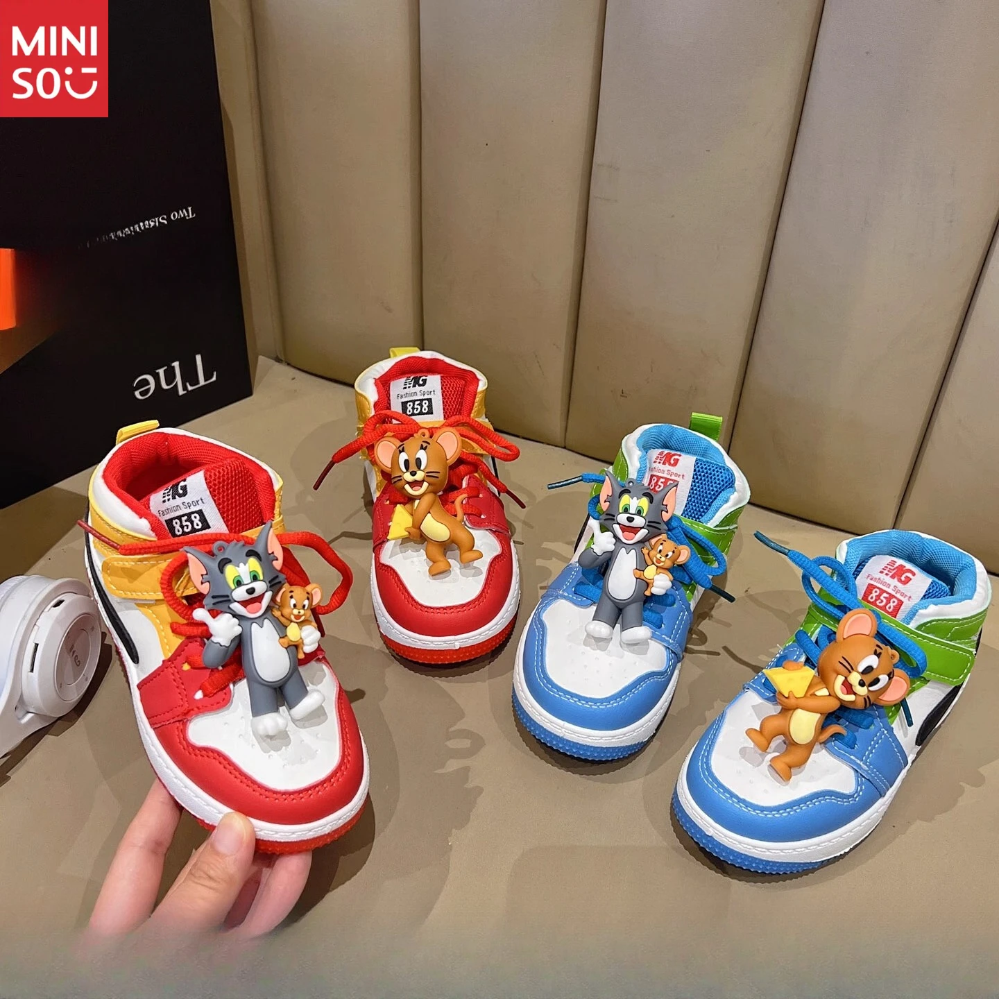 

Miniso 2025 Boys High Top Skate Shoes, Leather Waterproof Sneakers for Kids, Lightweight Casual Sports Shoes