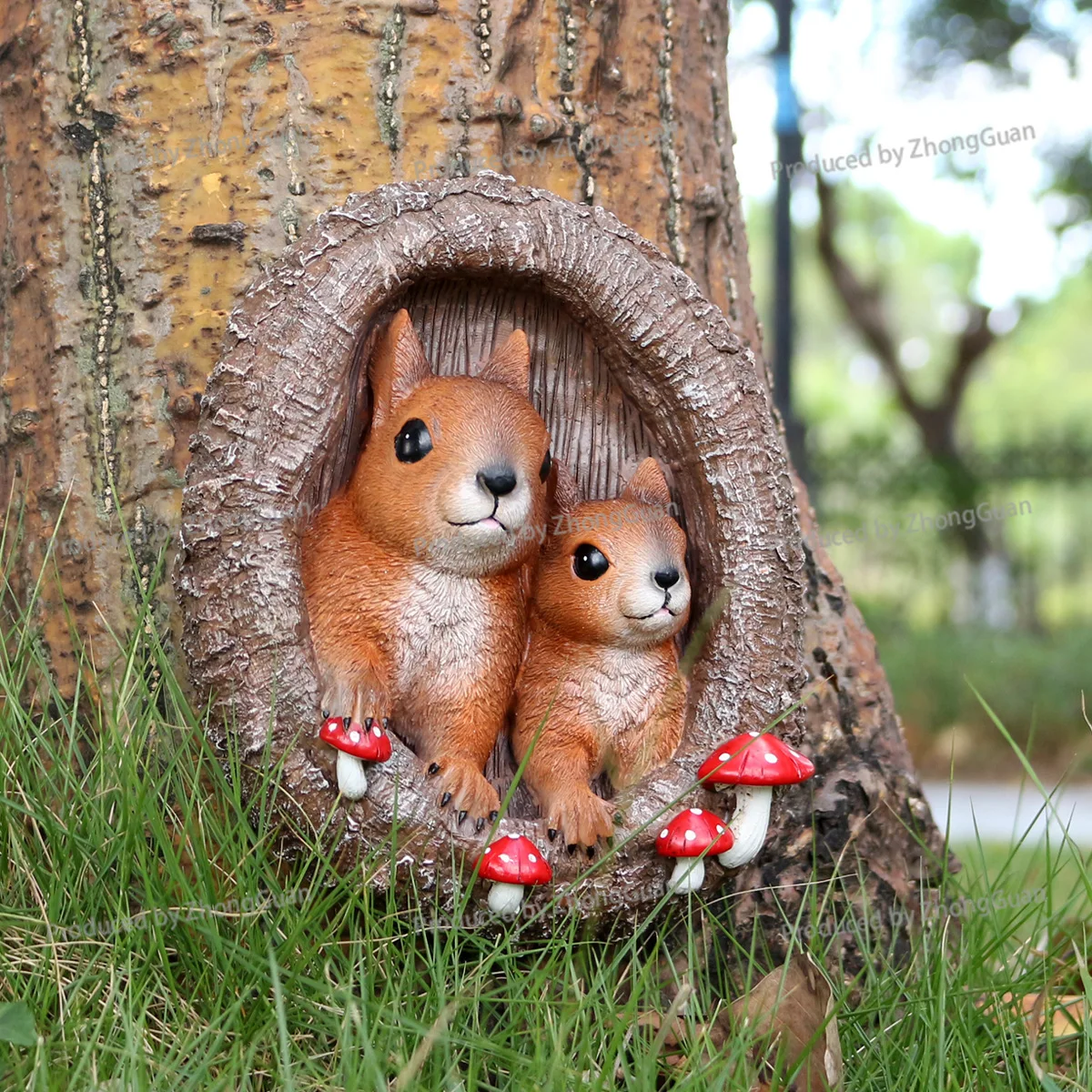 Mother and Child Squirrel Tree Hole Pendant Outdoor Garden Tree Decoration Animal Statue Tree Hanging Gardening Gift