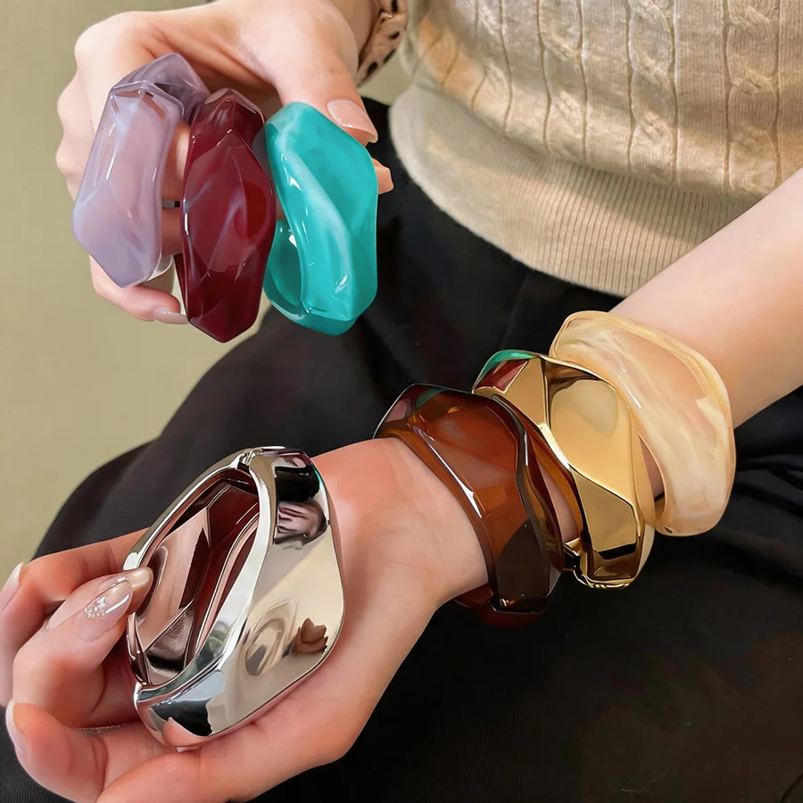 Irregular Smudging  Wide Polyhedral Acrylic Open Bangles Retro Stackable Spring Cuff Bracelets for Women Holiday Wrist Jewelry M