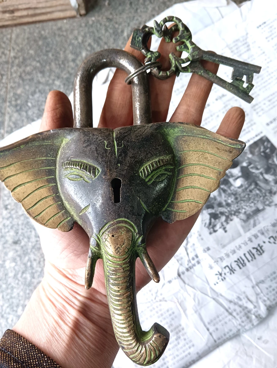 

Vintage Bronze Lock Home Safety Protection Garden Safety Lucky Totem Elephant Lock With Two Key