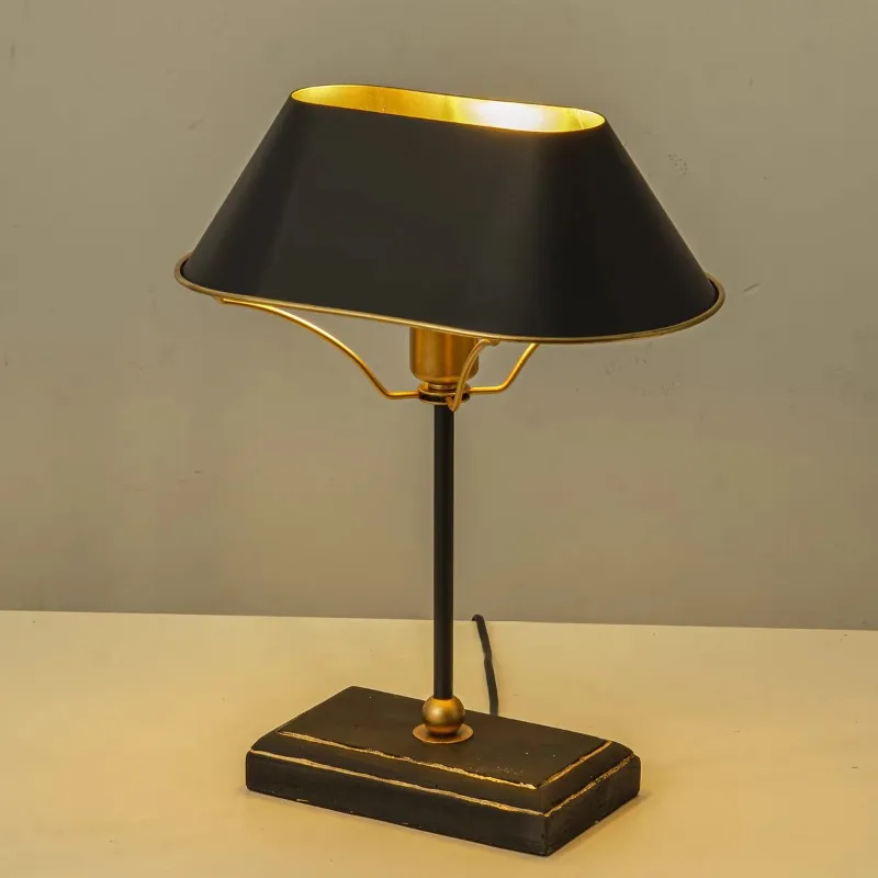 French retro desk lamp modern personality creative decorative lamp hotel homestay master bedroom bedside lamp