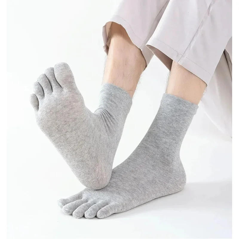 

5 Pairs of Men's Solid Color Five Finger Socks Simple Cotton Toe Socks Odor Resistant and Breathable Split Toe Socks