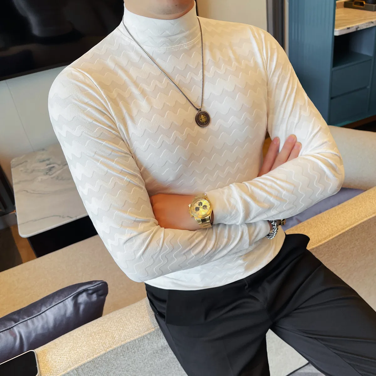 

Мужская приталенная рубашка с высоким воротником и длинным рукавом с волнистым узором — черный вариант для стильного комфорта