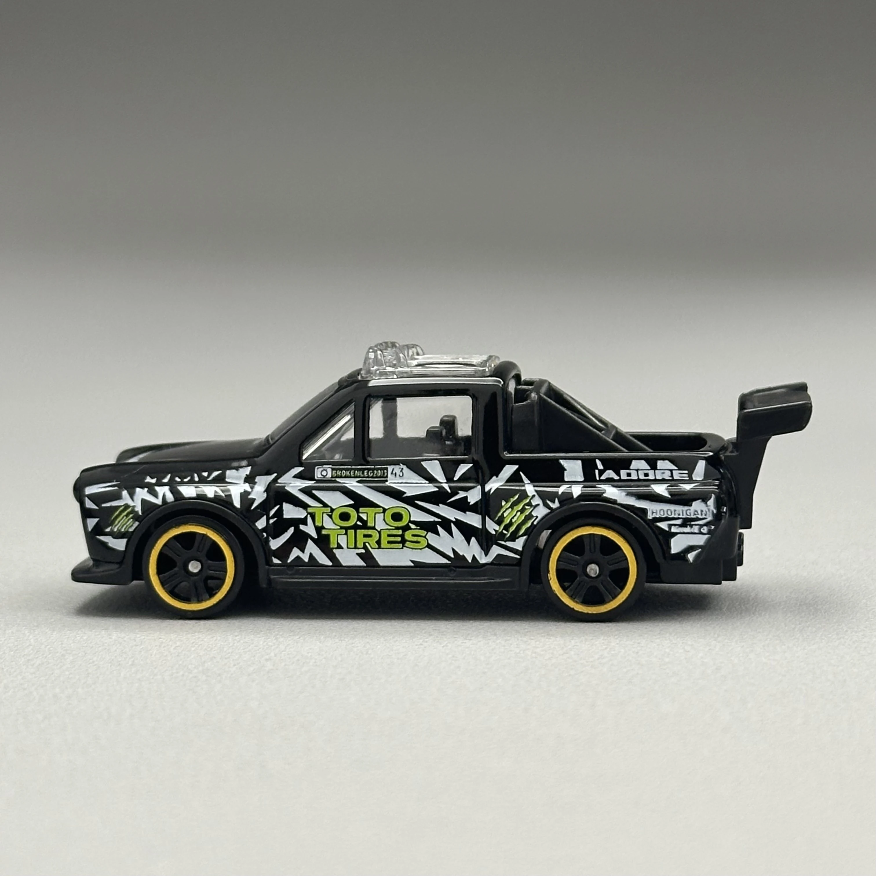 1/64 Scale Diecast Alloy Pickup Truck Model Modified Racing Style Metal Body Mini Car Collectible Toy For Car Enthusiast Display