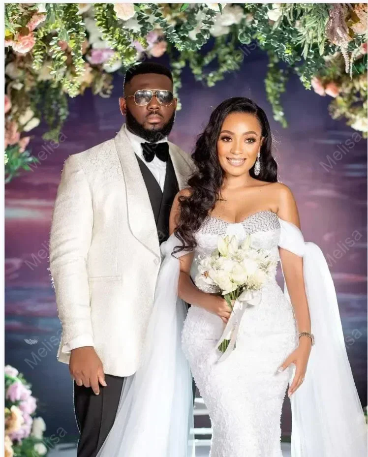 تخصيص مذهل مطرز الحبيب مثير فساتين الزفاف الأفريقيةCape الاجتياح الدانتيل حورية البحر أثواب الزفاف