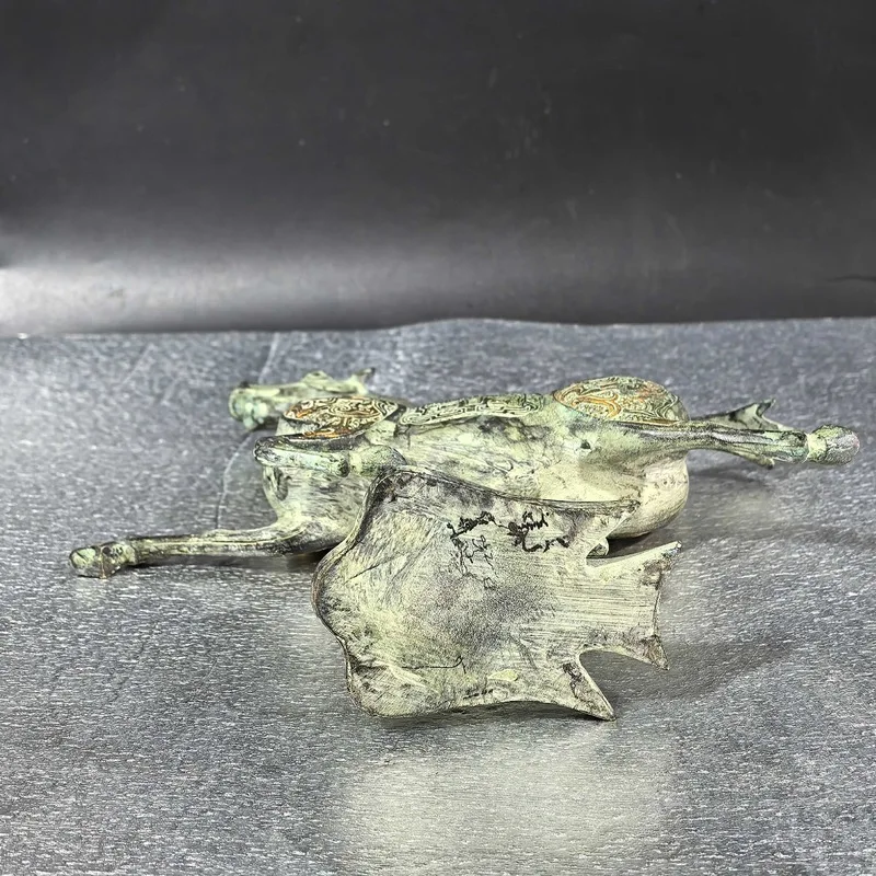 Brass Figurine with Flying Swallow Ornament, Chinese Style Home Decoration, Success-Bringing Craft [Gilt Bronze Horse]