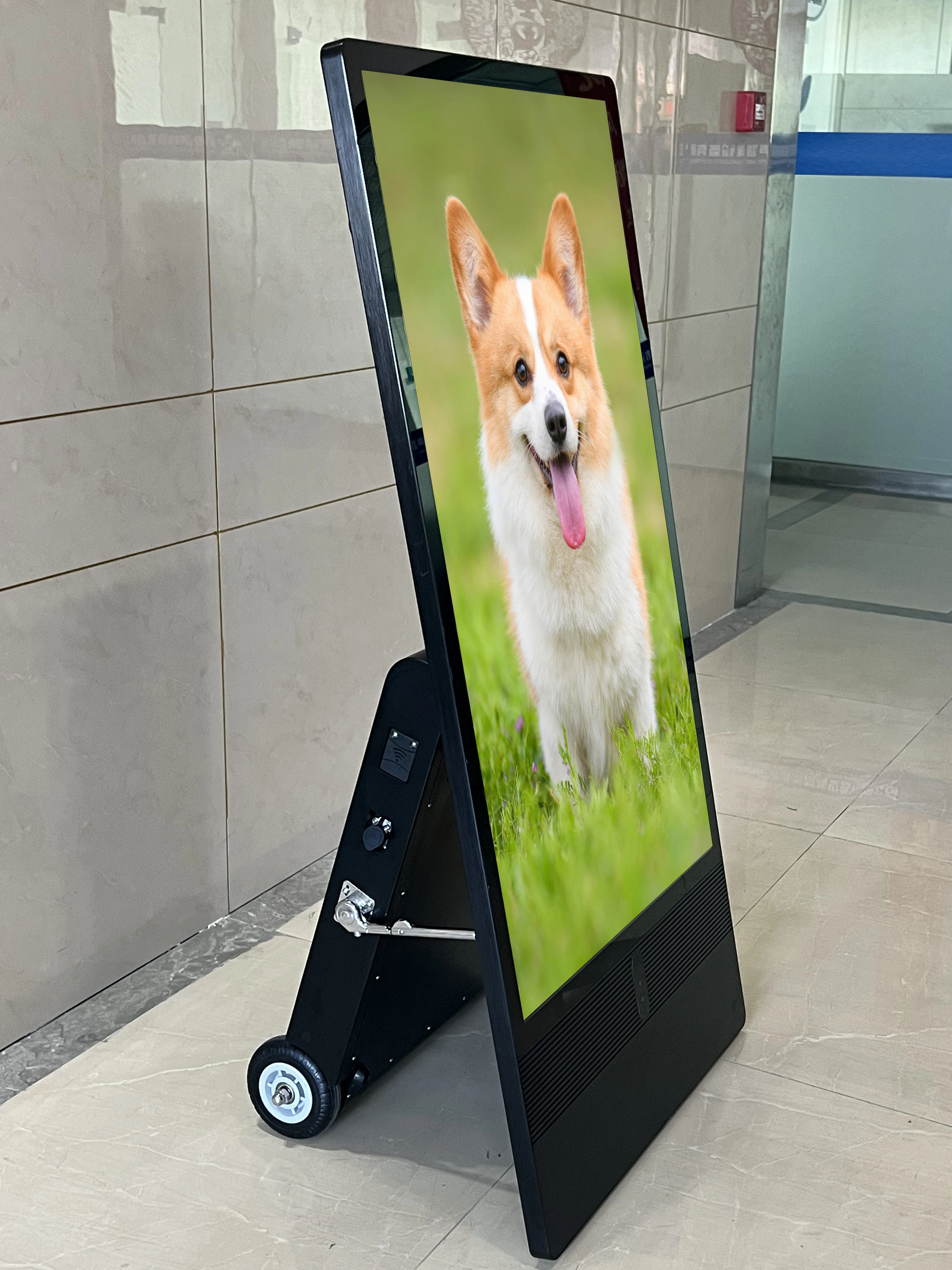 

32Inch 43Inch 49Inch Outdoor Lcd Kiosk Poster Panel 4K Portable Lcd Display Outdoor Battery Powered Digital Signage