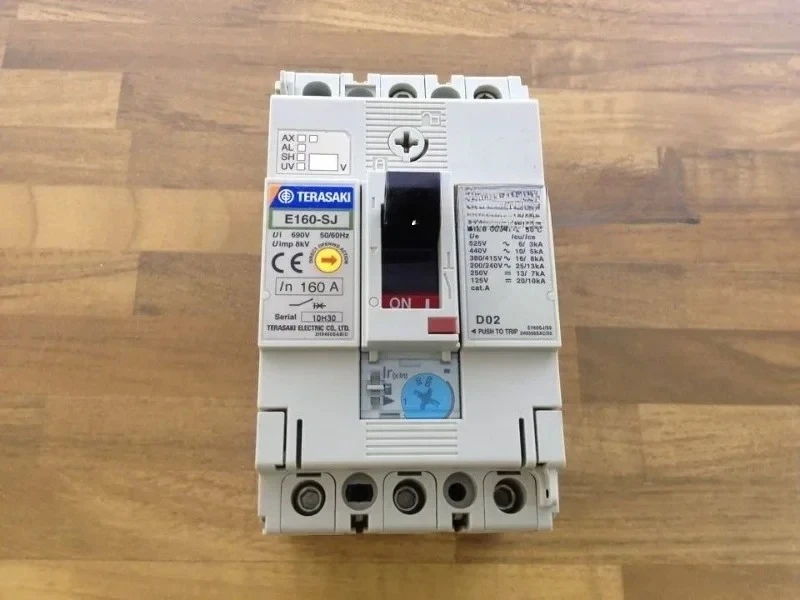 

Japan Household E160-SJ Air Switch 3P 160A Rated Current Adjustable 100-160A