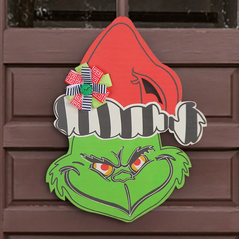 Christmas decorations with wooden doorplates