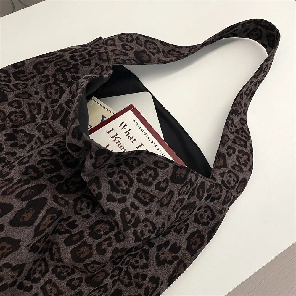 Neue 2025 Frühherbst Wildleder Leopardenmuster Schultertasche Nischen-Mode-Design Geräumige Trendige Damen-Tragetasche für Ausflüge und Einkäufe – Detail 6