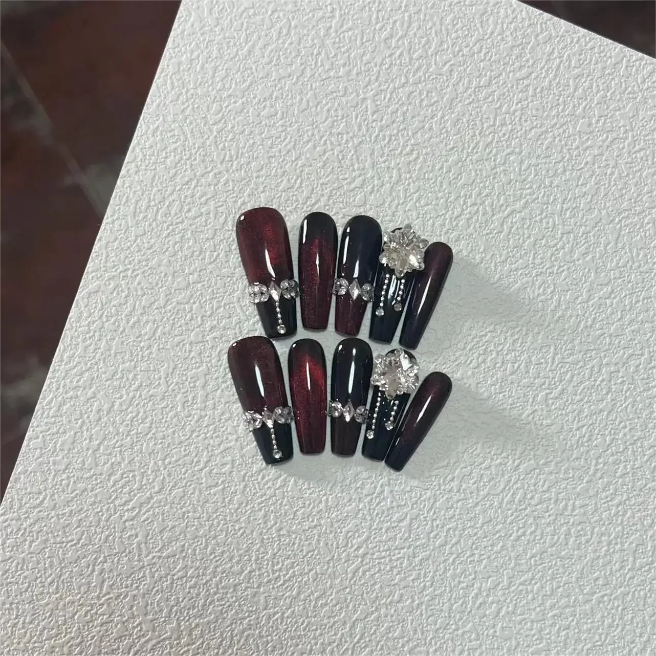 French Dark Red Gradient Cat Eye Press On Nails Handmade Wheat Chain Snowflake Fake Nail Patches Luxury