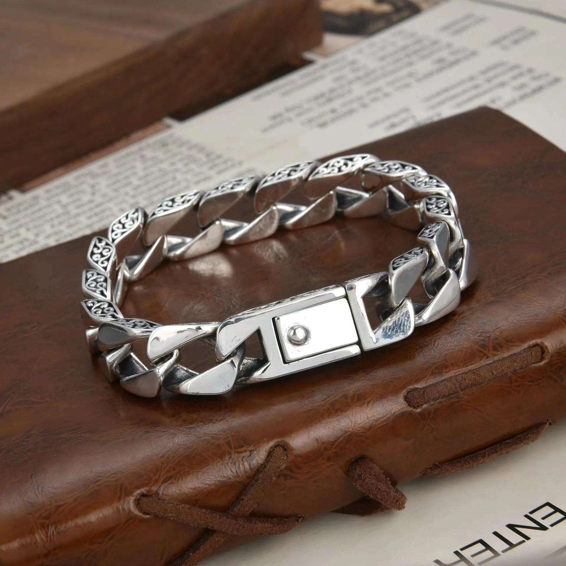 

S925 Sterling Silver Bracelet Men's Retro Thai Silver Light Luxury Trend Fashion Generous Bracelet For Boyfriend Gift