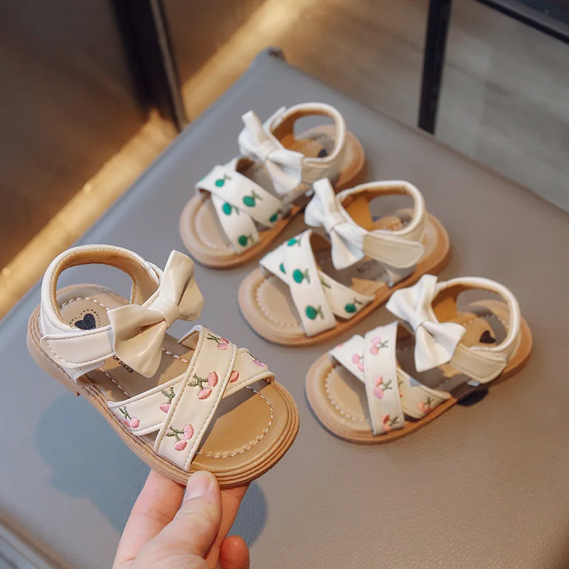 Fashion Girl Shoes Soft Soled Comfort Child Shoe Embroidered Versatile Girl Sandal Daily Light Princess Shoe Simple Roman Shoes