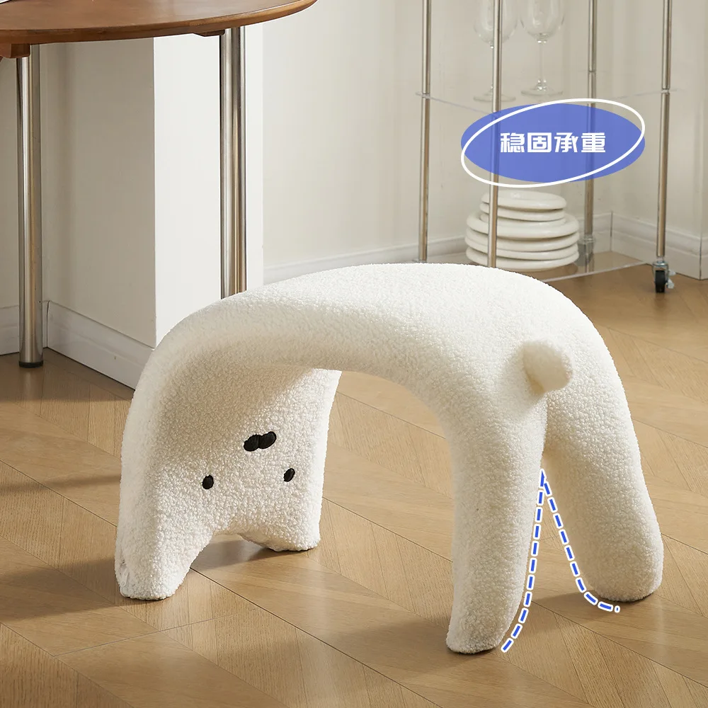 Moderner, schlichter Internet-Schuhhocker aus Lammwolle