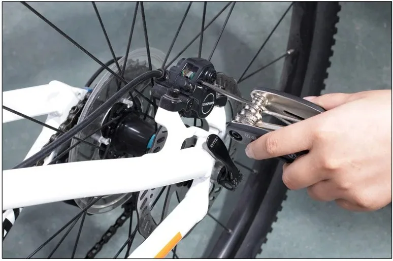 ROCKBROS 16-in-1 Fahrrad-Multifunktions-Reparaturwerkzeug-Set mit Sechskant-Speichenschlüssel, Schraubendreher und Schraubenschlüssel für Mountainbikes, Schwarz – Detail 10