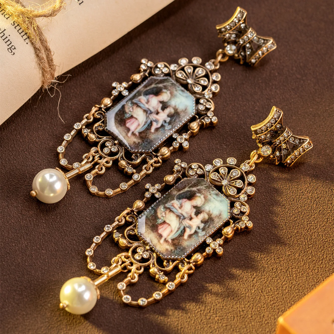 Vintage Baroque Portrait Painting Court Style Dangle Stud Earrings for Women,Crystal Paved Pearl Chain Statement Party Earrings