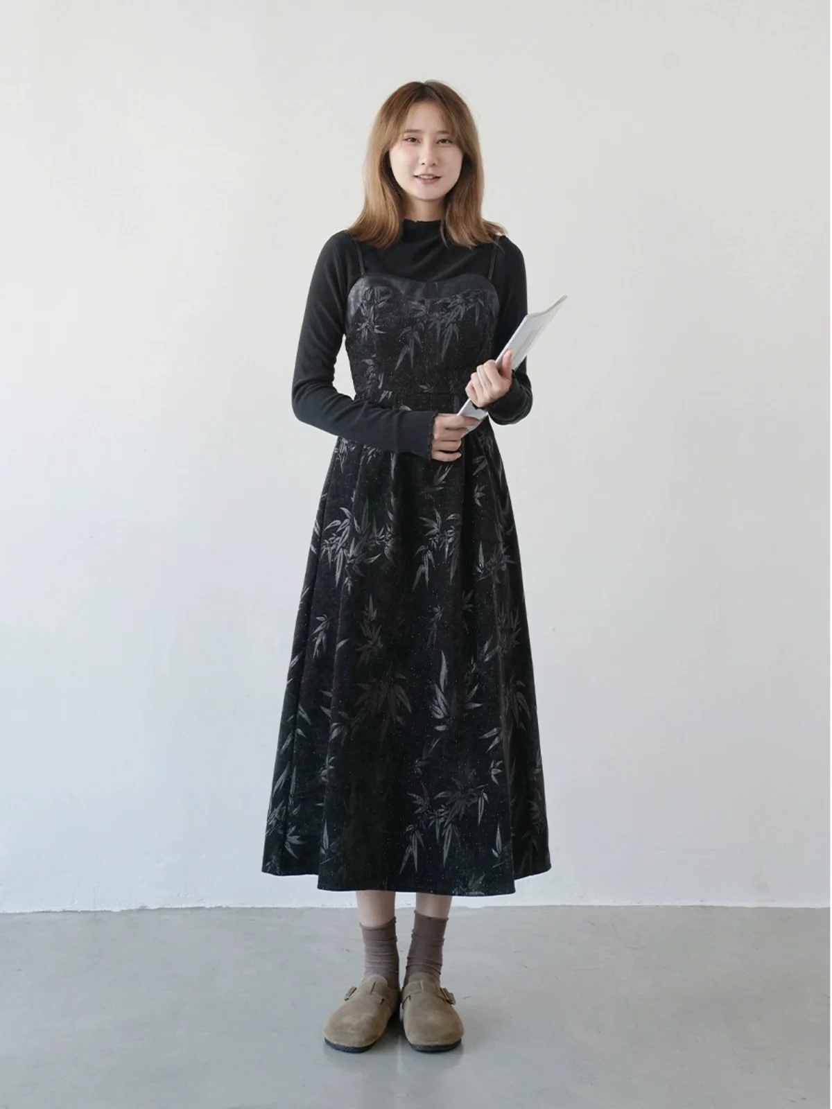 

Осенне-зимняя повседневная юбка А-силуэта с цветочным принтом, V-образным вырезом, вставками из искусственной кожи и тонкими бретелями для женщин