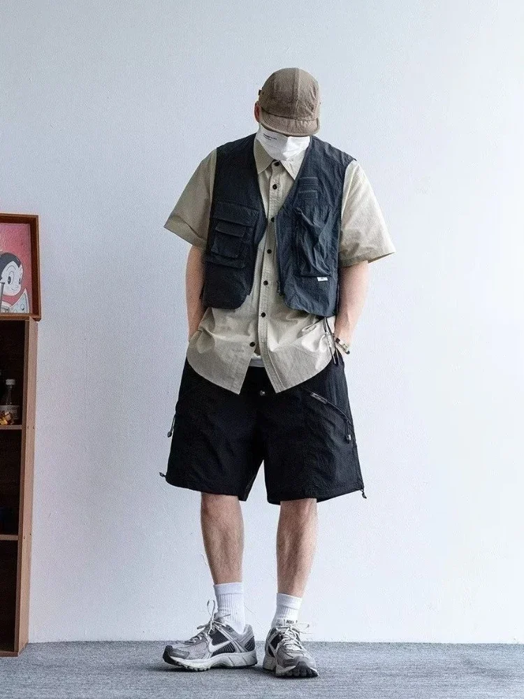 Men's Outdoor Tactical Vest with Zippered Pockets Vintage Inspired Lightweight Jacket for Fishing Camping​