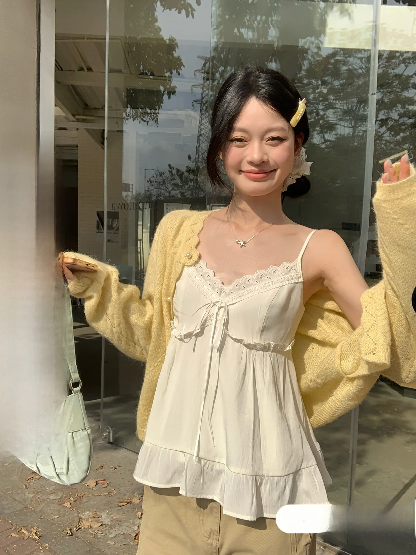 

Летний облегающий кружевной укороченный топ Song Zhengen для женщин, с V-образным вырезом, на бретельках, модный дизайн, корейский стиль