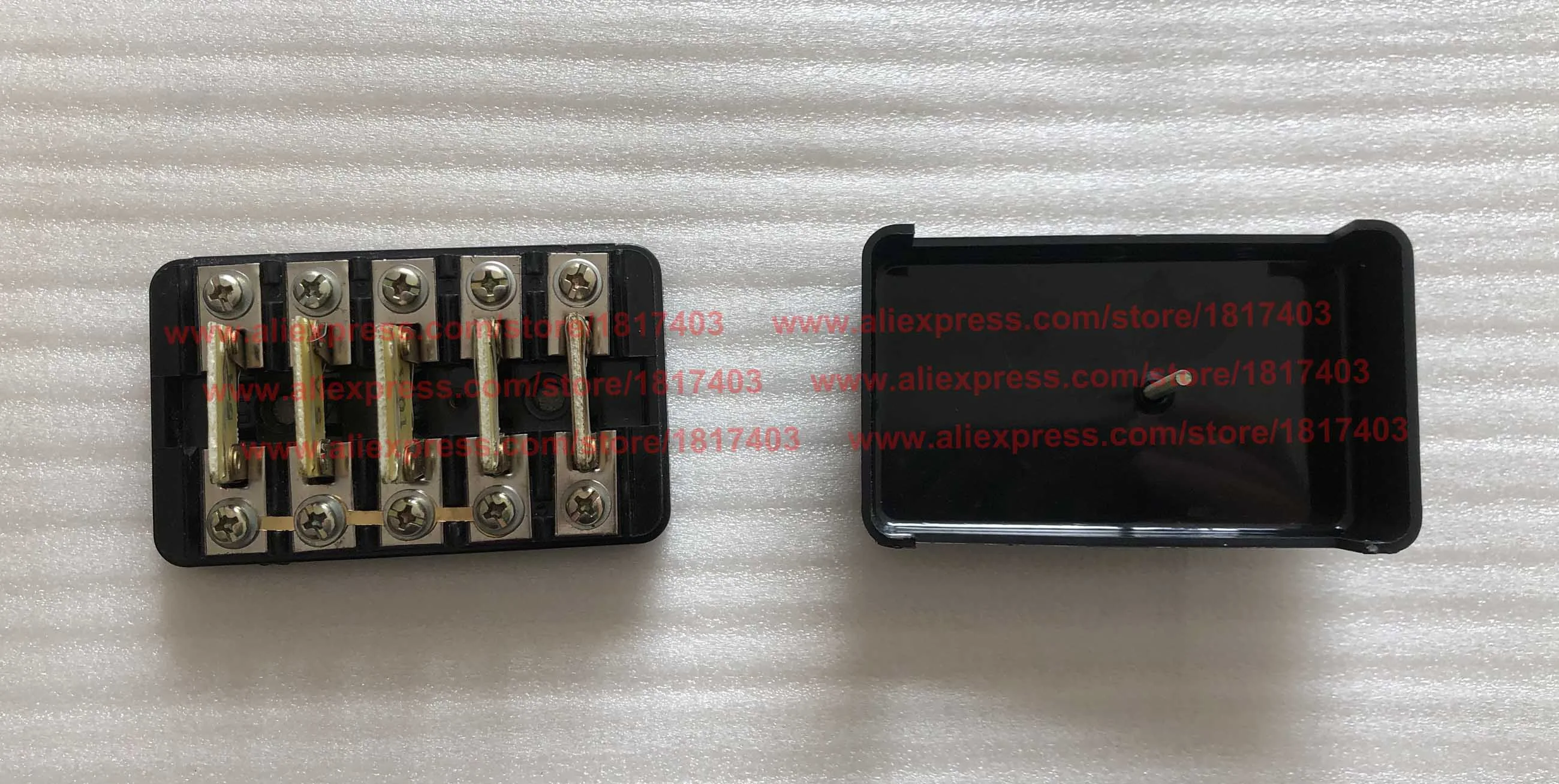 Блок предохранителей BX505 (BX-505), детали трактора JINMA/JM 18HP-80HP Блок предохранителей BX505 (BX-505), детали трактора JINMA/JM 18HP-80HP