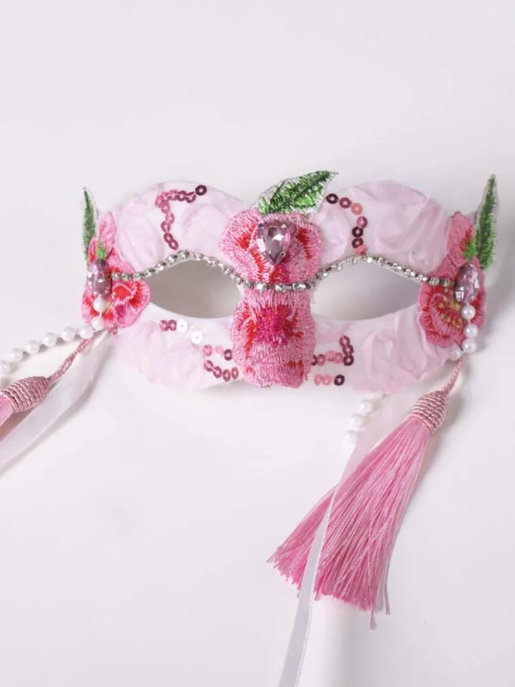 Masker kunststof roze geborduurde kwastje kinder retro Hanfu-accessoires zijn geschikt voor feestfoto-rekwisieten om het gezicht te bedekken