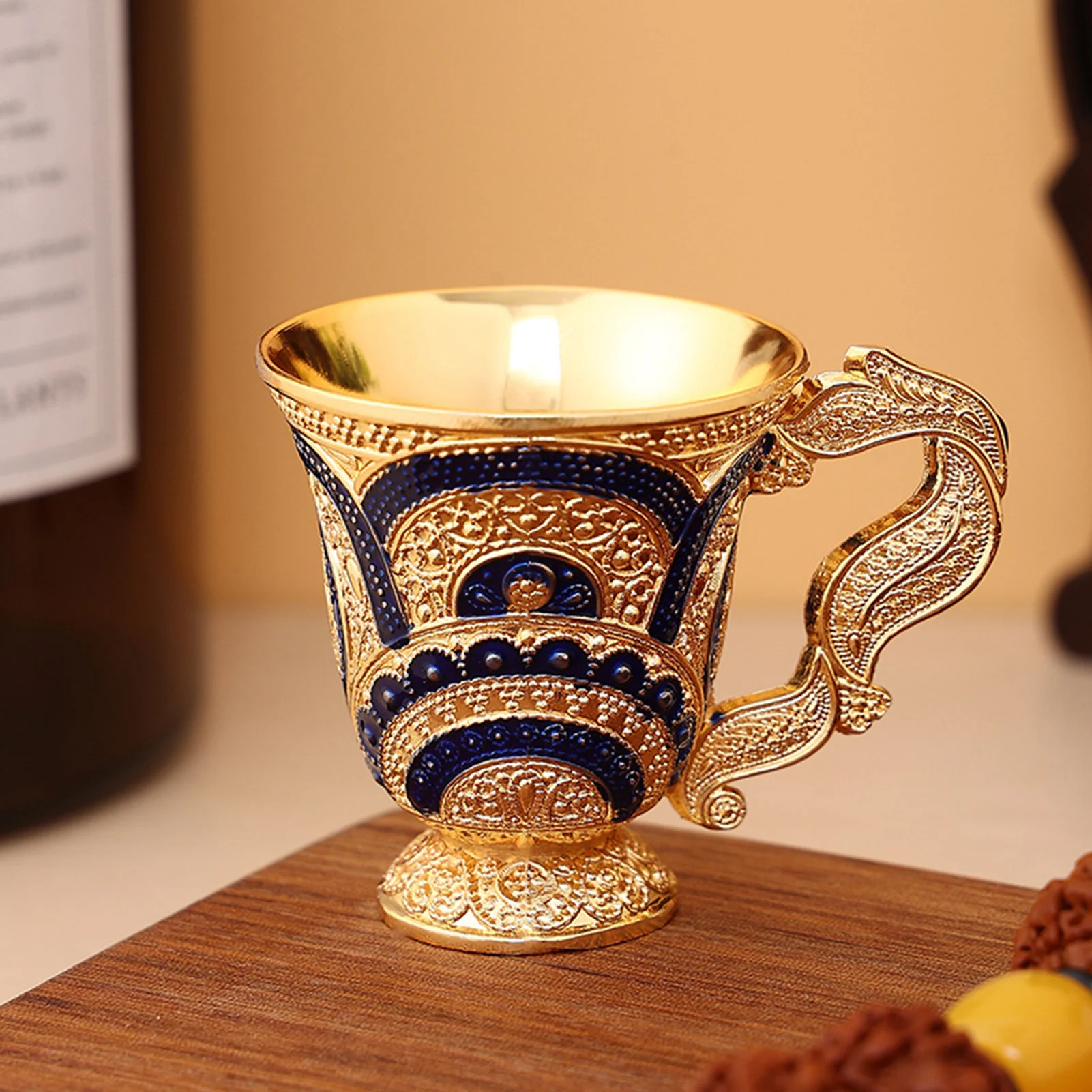 Metal Coffee Cups Luxurious Sense Chalice Goblet vintage European Imitation Classic Castle Carving Goblet for Housewarming