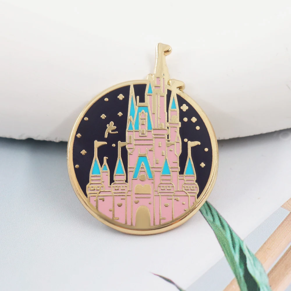Magic Castle Abzeichen Kristallkugel Emaille Pin Rosa Blau Serie Magische Welt Brosche Fan Enthusiasten Modeschmuck Accessoires Geschenk