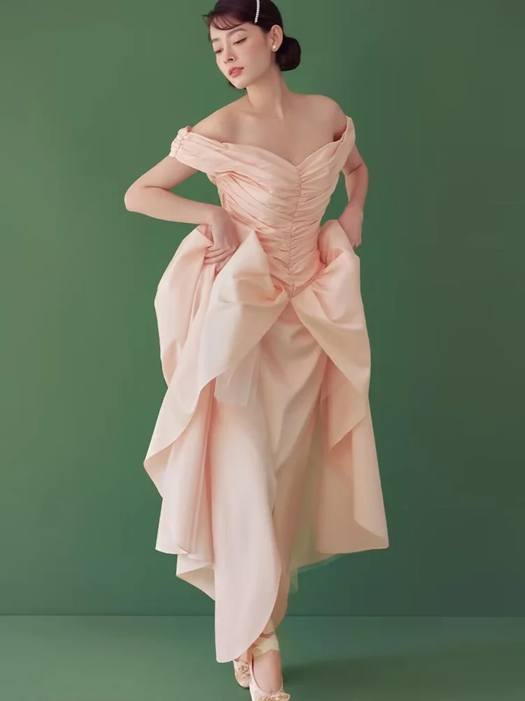 

2026 New Vintage Portrait Artistic Dress High-End Feeling Personal Manner Studio Photography Costume Traditional Chinese Wome...