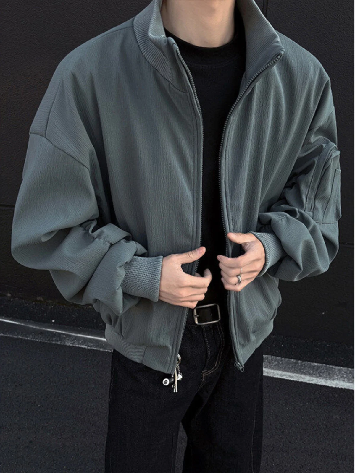 

Мужская куртка-бомбер American Style: осенне-зимняя, утепленная, премиум-класса, для работы и активного отдыха, в стиле бейсбольной формы.