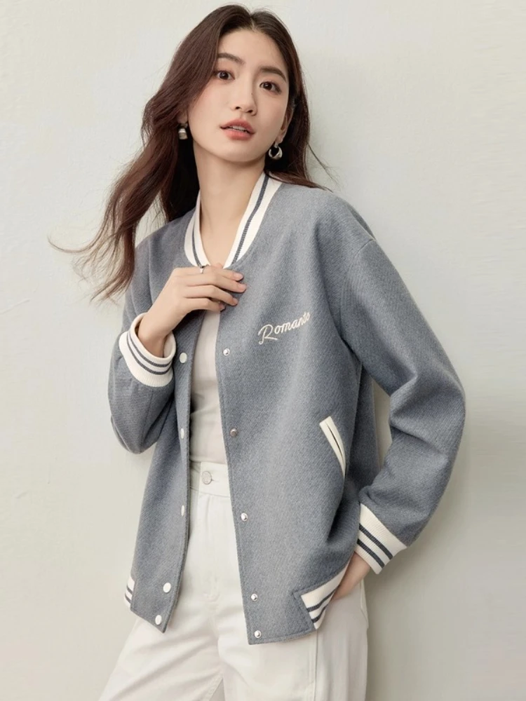

SENTUBILA Varsity Jacket for Woman 2025 Autumn Embroidery Contrasting Colors Basketball Jacket Pockets Preppy Style 153WE2184