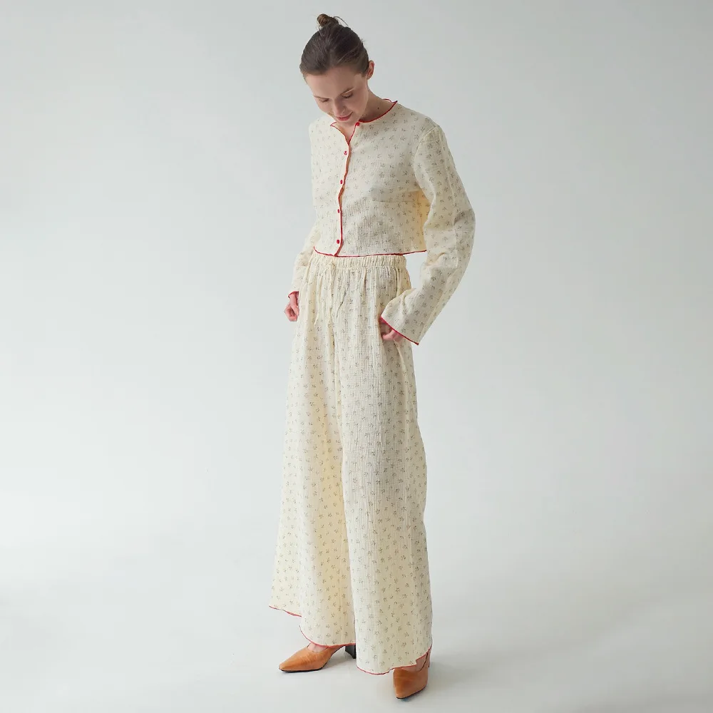 طقم بيجامات مطبوع من القطن الخالص عصري ومريح لعام 2026 بيجامات جديدة للخريف ملابس نوم متباينة للنساء