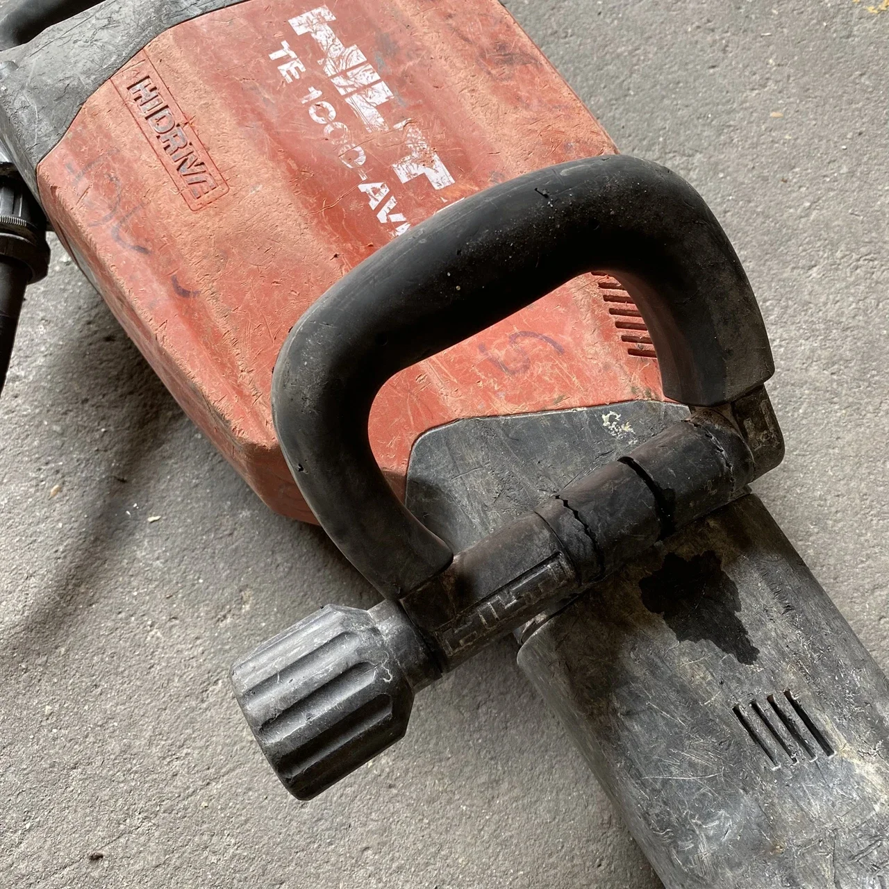 HILTI TE1000 AVR Hi Drive Concrete Breaker Demolition Hammer 110v  Electric pickaxe, chiseling machine second-hand