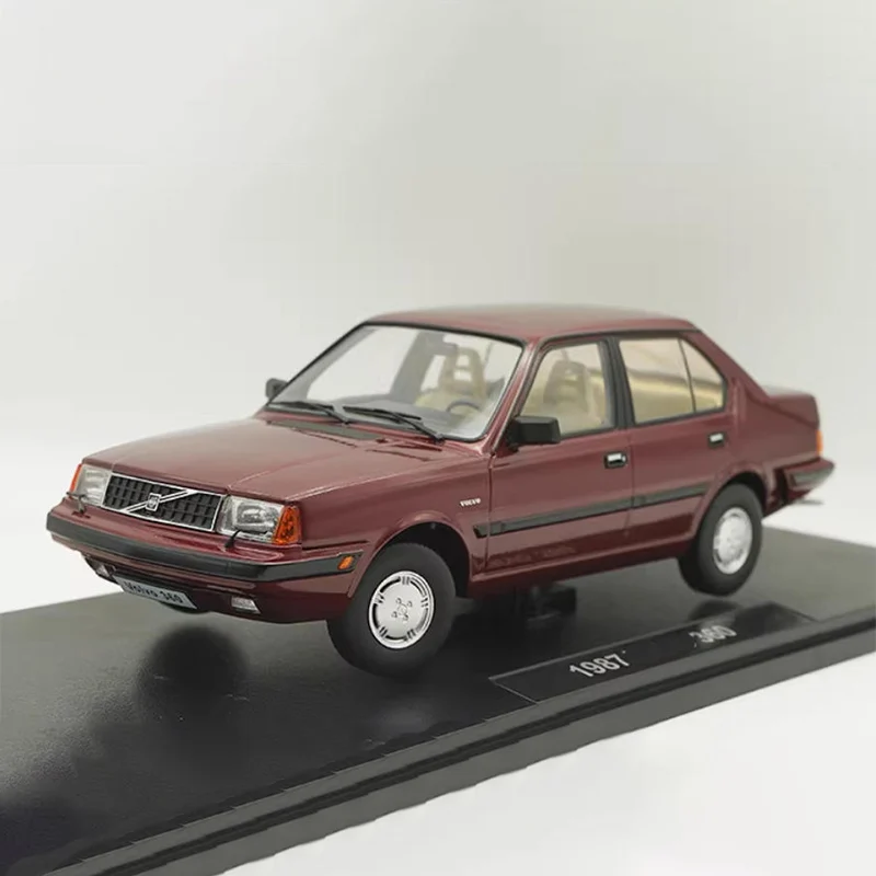 1:18 Scale 1987 360 Sedan Simulation Plastic Car Model Static Display Collectible Toy Gift Souvenir Decoration
