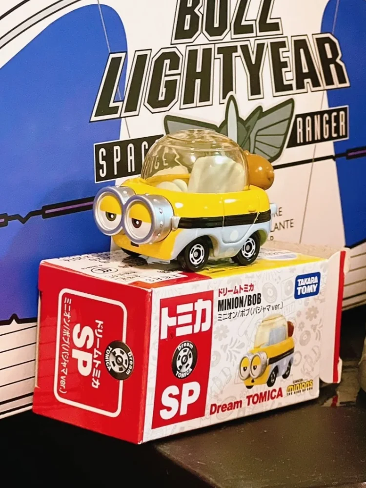 TOMY Modello in lega Giocattolo Veicolo da gioco R01 Cattivissimo Me Grinch Astronave Giallo Ragazzo Giocattolo in movimento Set di binari per auto Non radiocomandato