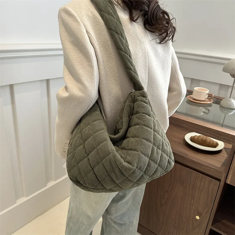 Casual Diamond Corduroy Solid Colour Shoulder Bag Winter Thread Minimalistic Crossbody Bag Thick Commuter Large Tote Bag