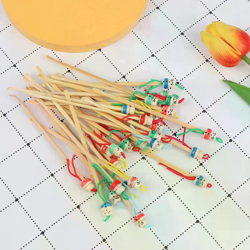 10pcs/lot Cartoons Cute Mini Doll Ear Picks Wood Bamboo Ear Picks Wax Remover Cleaner Ear Care Tool Random Color Hot Selling