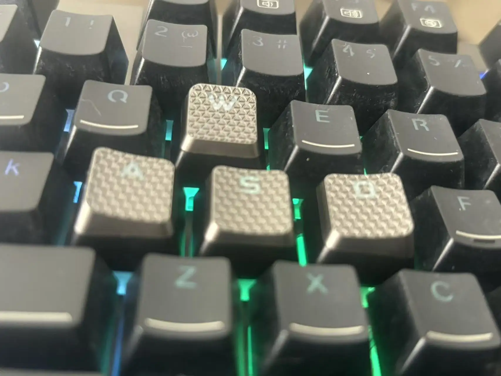 10 Backlit Keycaps for Corsair K63 K65 K68 K70 K95 / Razer / Logitech G710 / K60 RGB Pro Low Profile Mechanical Gaming Keyboard