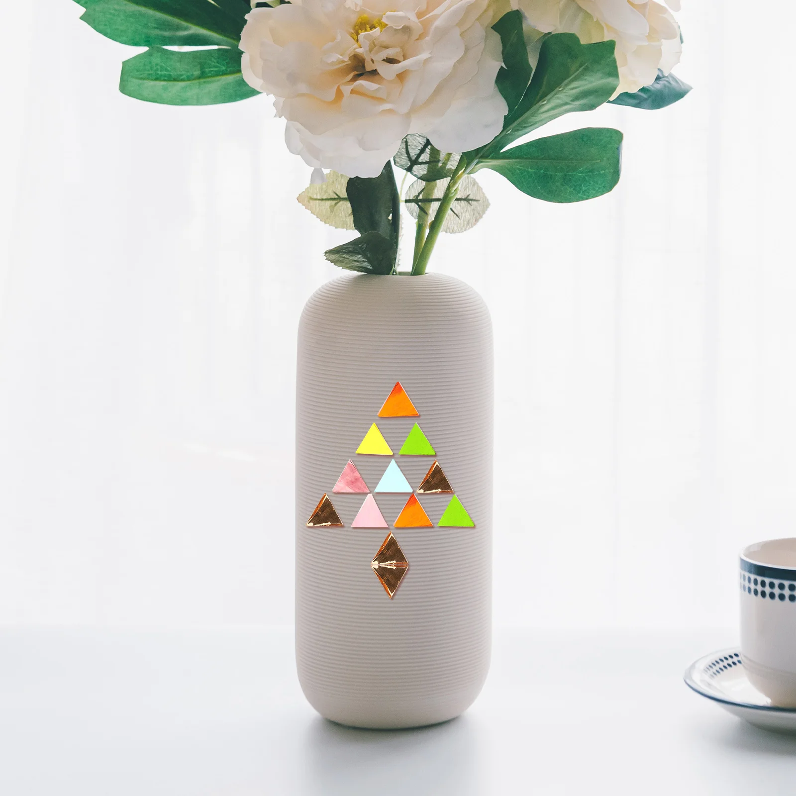 

1 Bag DIY Glass Mosaic Tiles Mixed Color Triangle Pieces Durable Glass Tiles for Crafts Making and Home Decor Creative Pieces