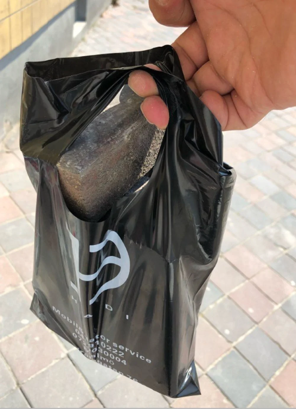 500 Sacs Plastique Noirs Avec Poignée Découpée – 15 X 18 X 4 Pouces, épaisseur 1,25 Mil