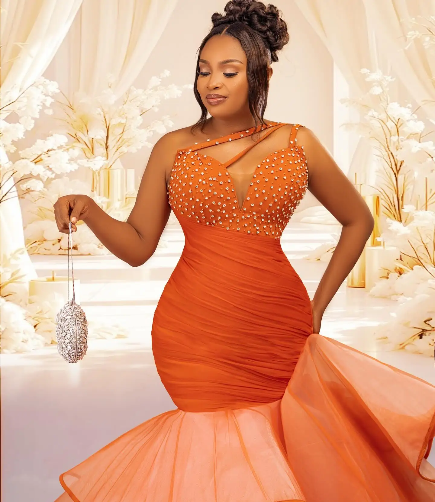 حار! فستان حورية البحر برتقالي للحفلات الراقصة 2025 ترتر مطرز على شكل حرف v ثوب مسائي طويل مع تنورة تول فستان رسمي لحفلات الزفاف