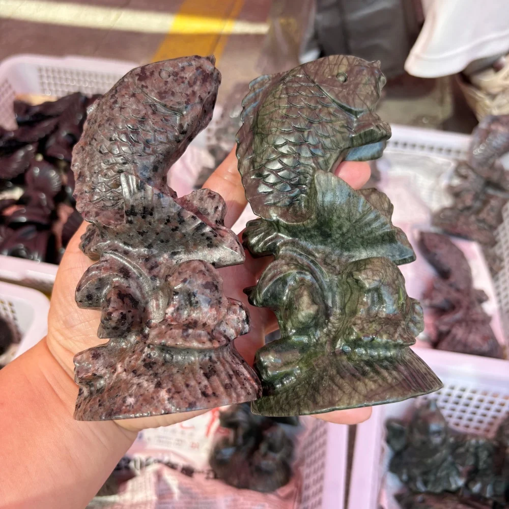 Natural Yooperlite Green Jade Leaping Carp Koi Fish Statue Gemstone Fish Sculpture Feng Shui Home Desktop Decorative Ornament