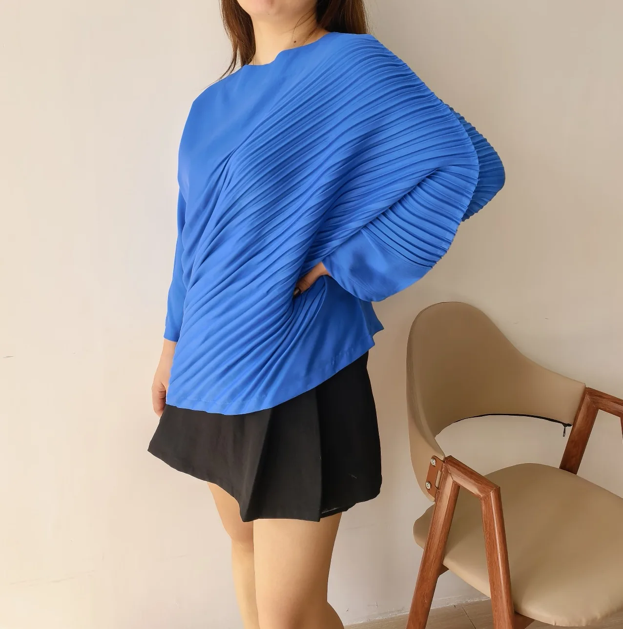 Royal Blue Asymmetric Pleated Batwing Sleeve Top Lightweight Wrinkle-Resistant Women's Casual Daily Vacation Office Party Blouse